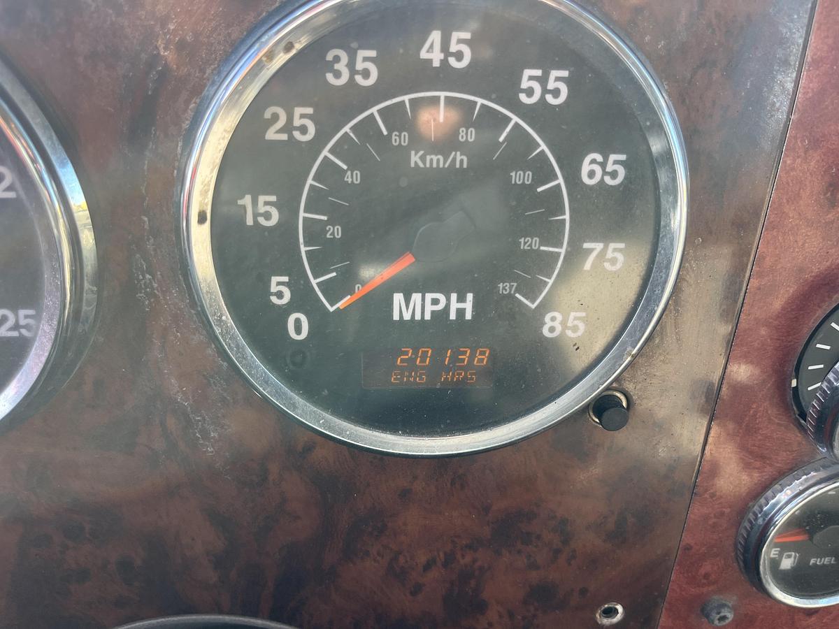 Used 2004 INTERNATIONAL  PAYSTAR 5600I TRI AXLE 660 CF CEMENT BULK TRUCK