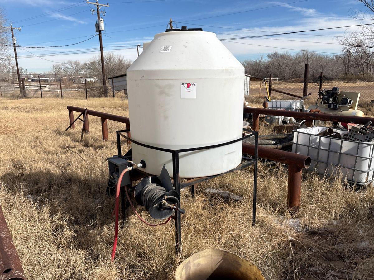 Used 305 gallon vertical poly tank w/ stand