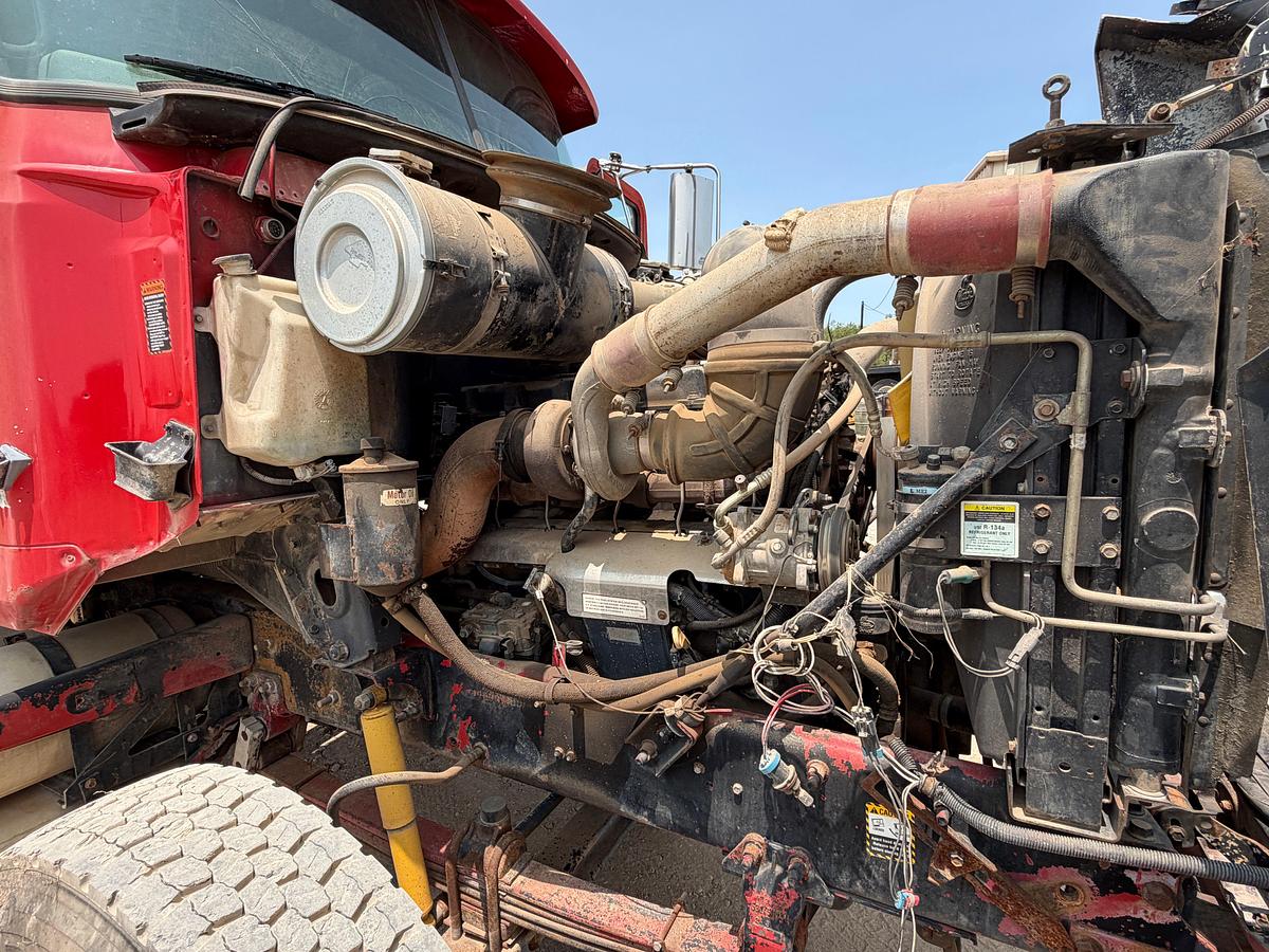 Used 2000 MACK CH612 T/A DAYCAB GIN POLE TRUCK