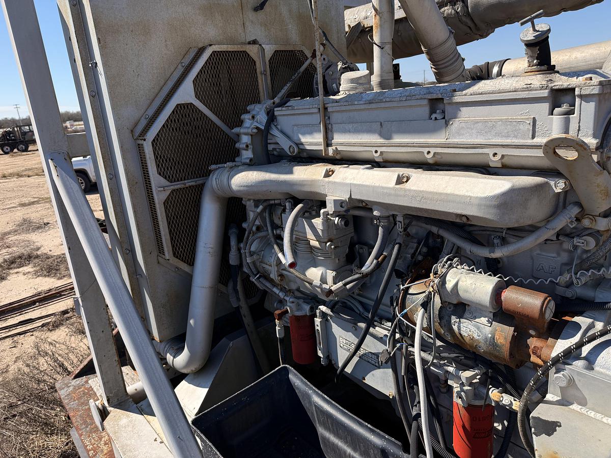 Used OILWELL SA634-5 10K WP TRIPLEX CEMENT PUMP UNIT W/ MIXING TANKS SKIDDED MTD ON 2007 LUFKIN TRI AXLE NARROW NECK LOWBOY