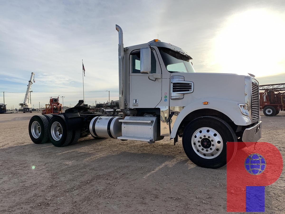 Used 2021 FREIGHTLINER CORONADO 122 SD T/A DAYCAB HAUL TRUCK