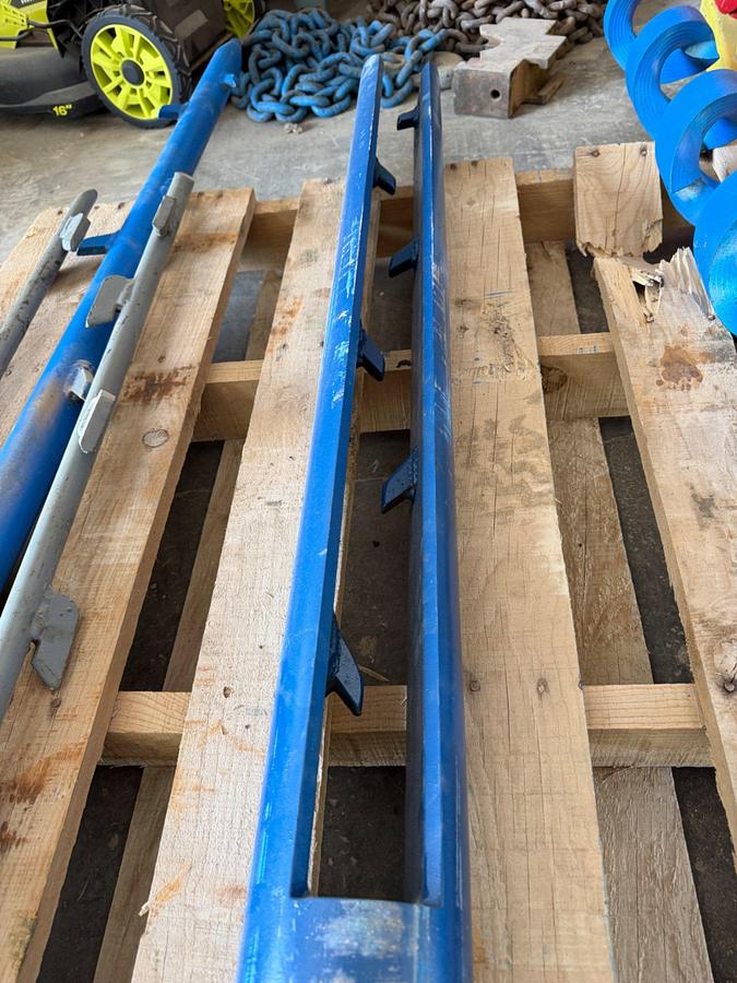 Used 4-5/8 OD 2-Prong Wire Grab Tool