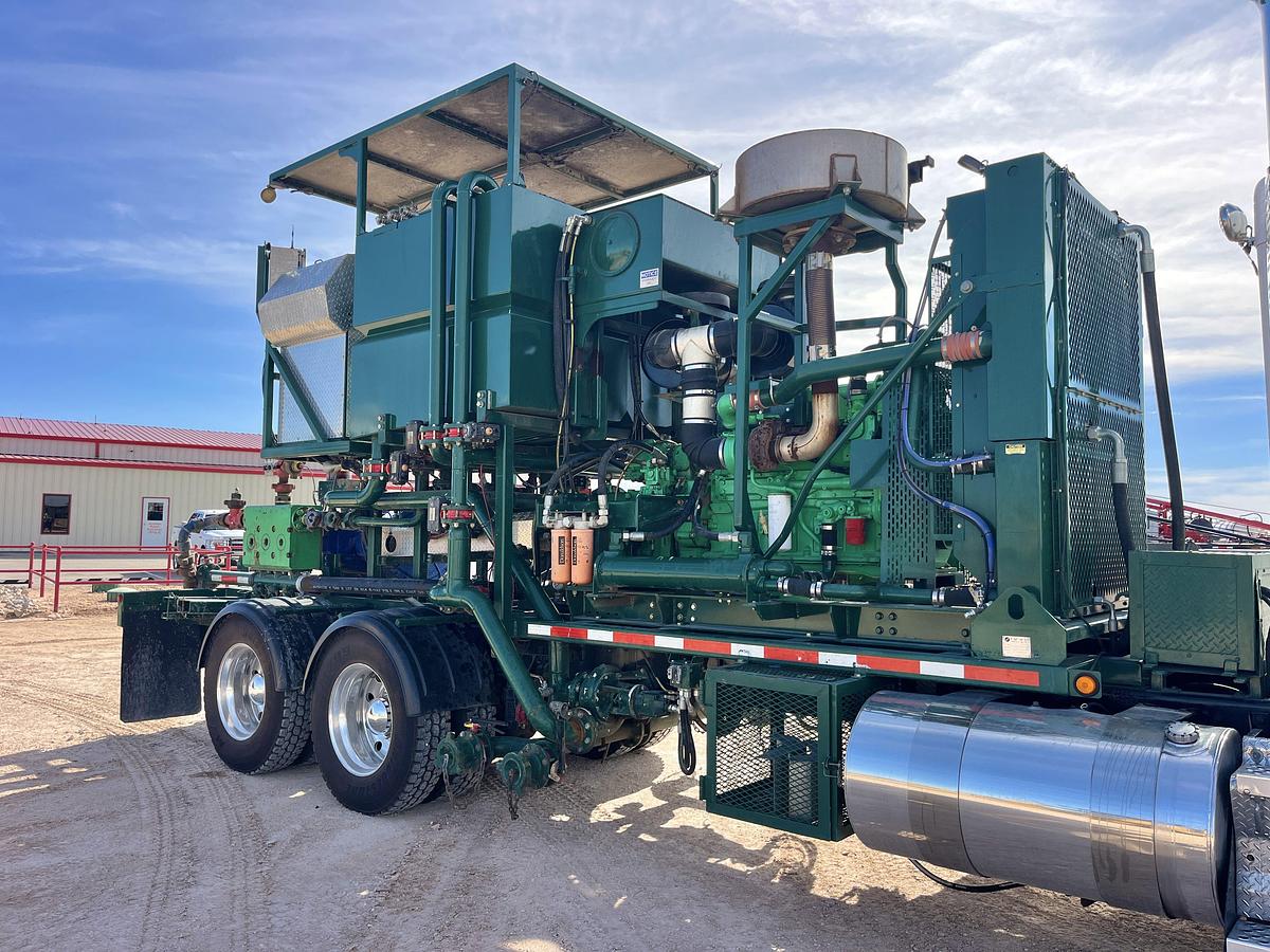 Used WEIR SPM 600-HP 15K WP TRIPLEX PUMP UNIT MTD ON 2008 KENWORTH T800 T/A TRUCK