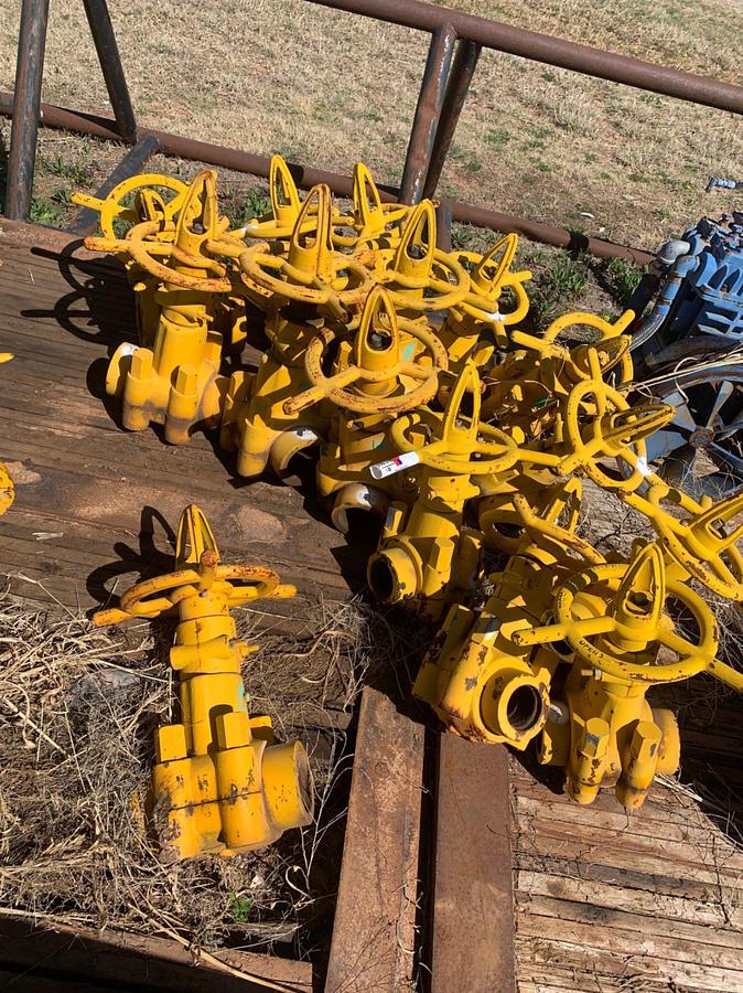 Used (16) 5k Manual Gate Valves