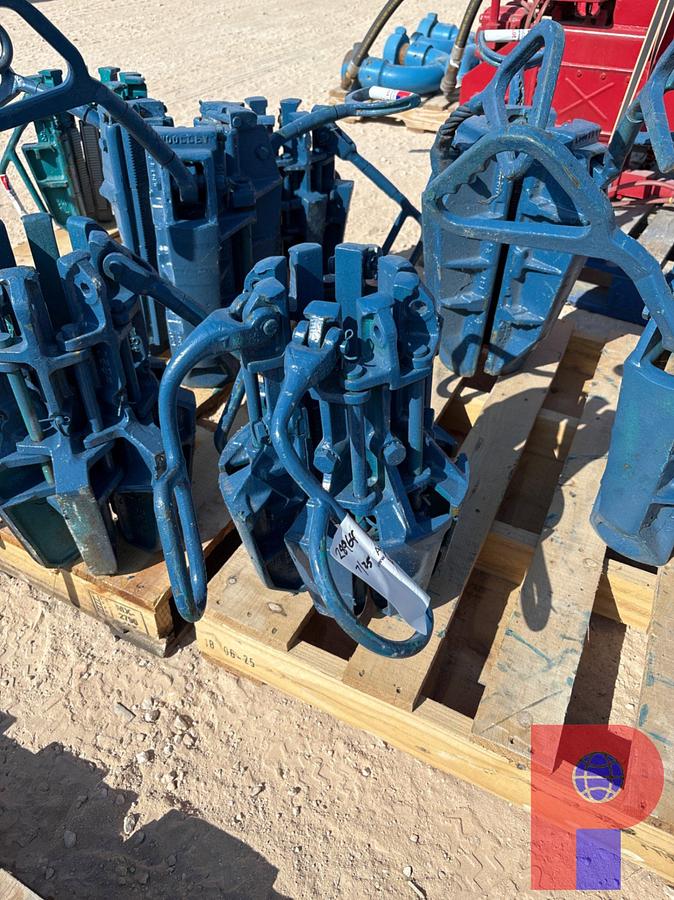 Used 8-SEGMENT 3-1/2” DC SLIPS