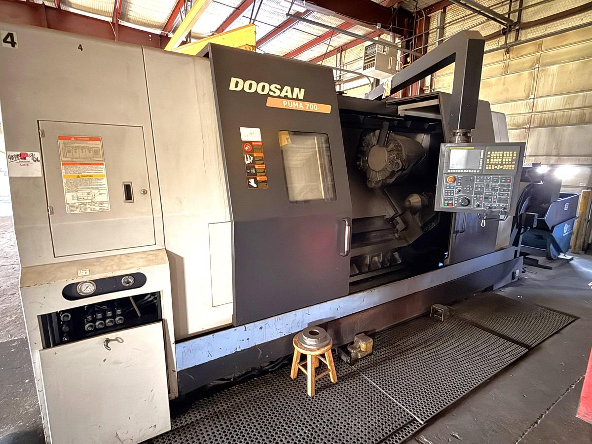 Used 2012 DOOSAN PUMA 700 CNC LATHE
