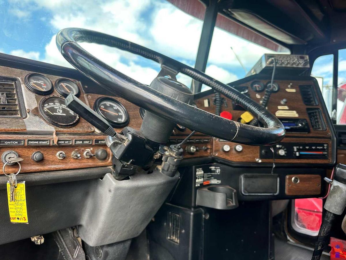 Used 1992 Freightliner FLD120 Tandem Axle Dump Truck