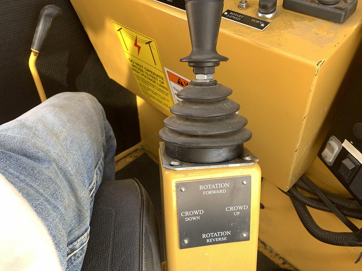 Used SPIRADRILL MHD 80 (REFURBISHED IN 2024) VERTICAL DRILL MTD. ON 2012 KENWORTH T800 TRI AXLE TRUCK