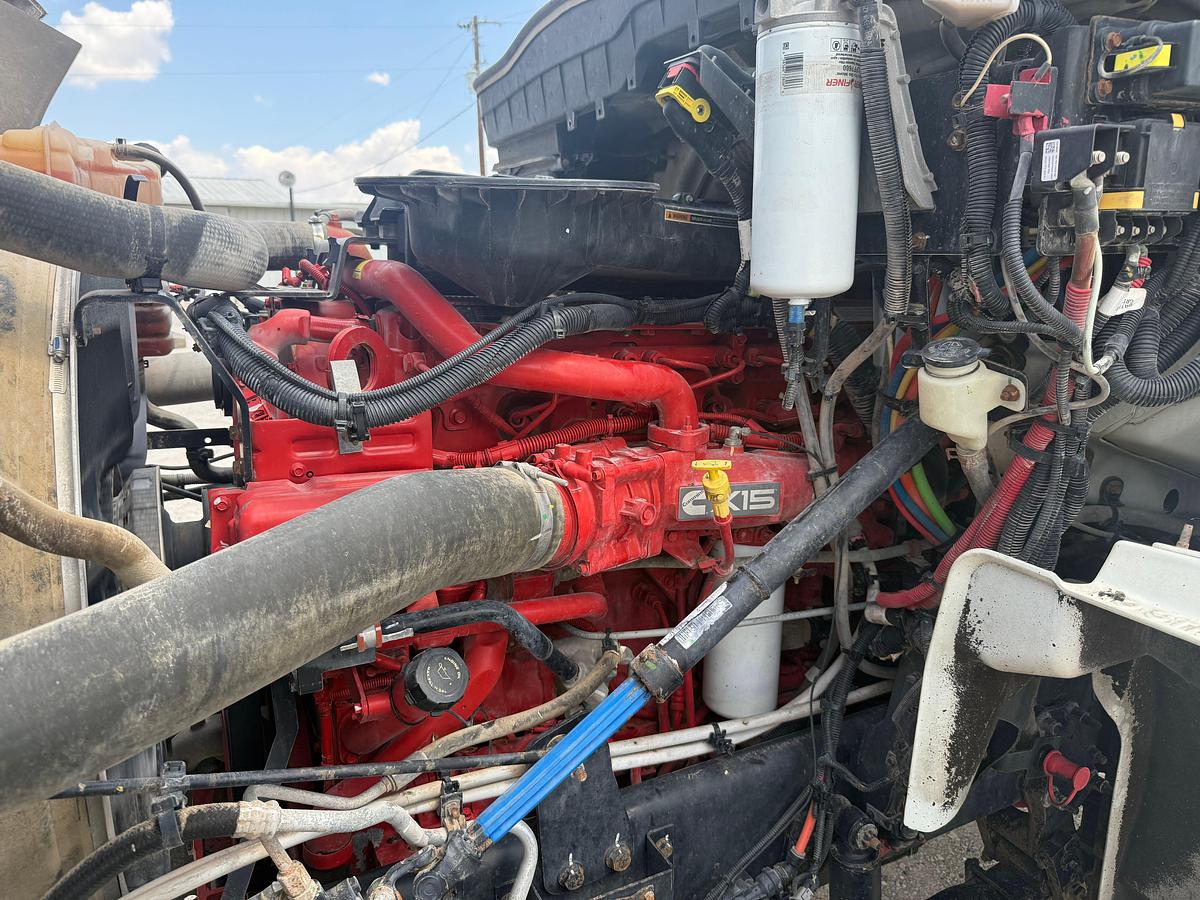 Used 2022 INTERNATIONAL HX620 T/A DAY CAB HAUL TRUCK
