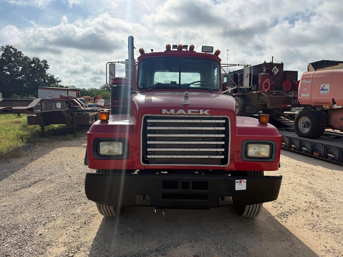 Used 1993 MACK RD690S T/A  DAYCAB TRUCK TRACTOR