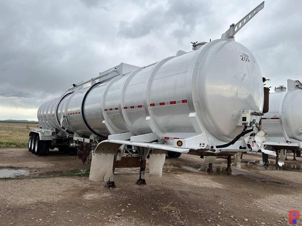 Used 2013 DRAGON  TRI-AXLE 244BBL ALUM. VACUUM TRAILER