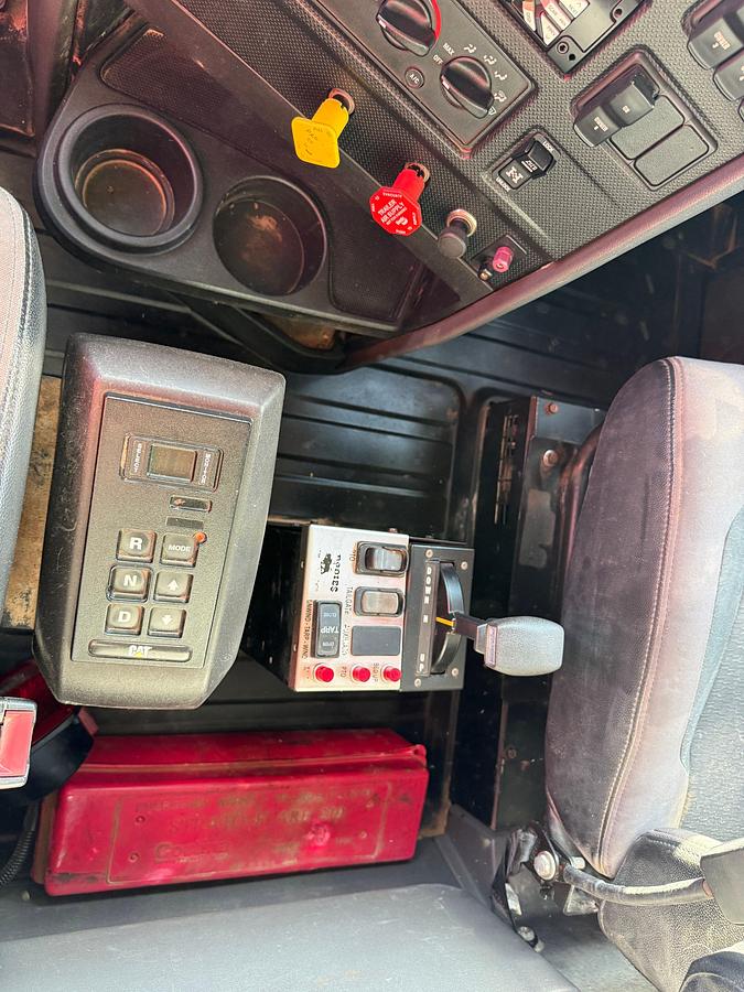 Used 2014 CATERPILLAR CT660S T/A DAYCAB 15YD DUMP TRUCK