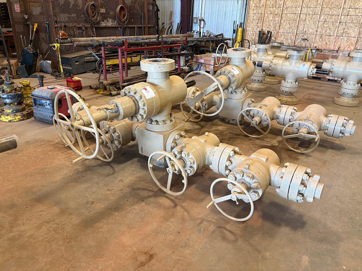 Used (4) 4-1/16” 10k gate valves, (1) 5-1/8” 10k gate valve & (1) 4-way fluid cross