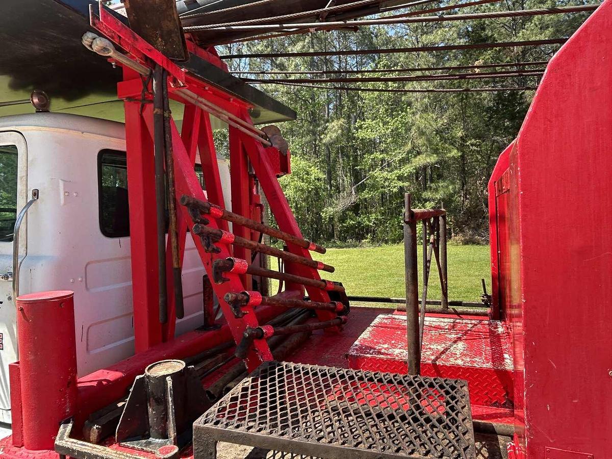 Used FRANKS 658 DD 67'-65,000 13-5/8" X 11" SINGLE POLE WELL SERVICE WORKOVER RIG