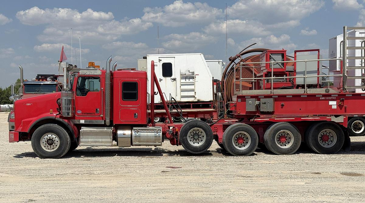 Used 2019 KENWORTH T800 TRI-DRIVE W/ PUSHER HEAVY HAUL TRUCK