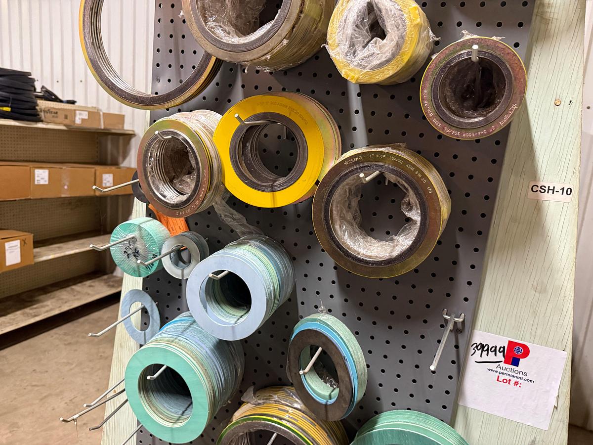 Used SECTION OF (120+) 1” THRU 8” VARIOUS TYPE FLANGE GASKETS