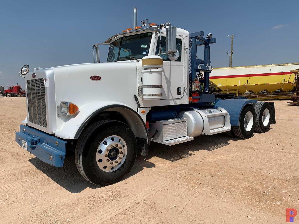 Used 2013 PETERBILT 367 T/A DAYCAB WINCH TRUCK
