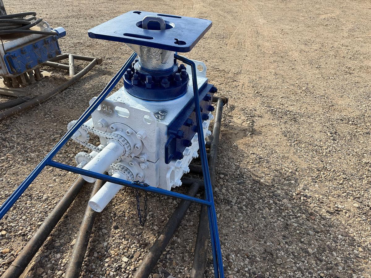 Used 7-1/16 TOWNSEND 3M 2-7/8 DBL MANUAL BLOWOUT PREVENTER , CHARTED