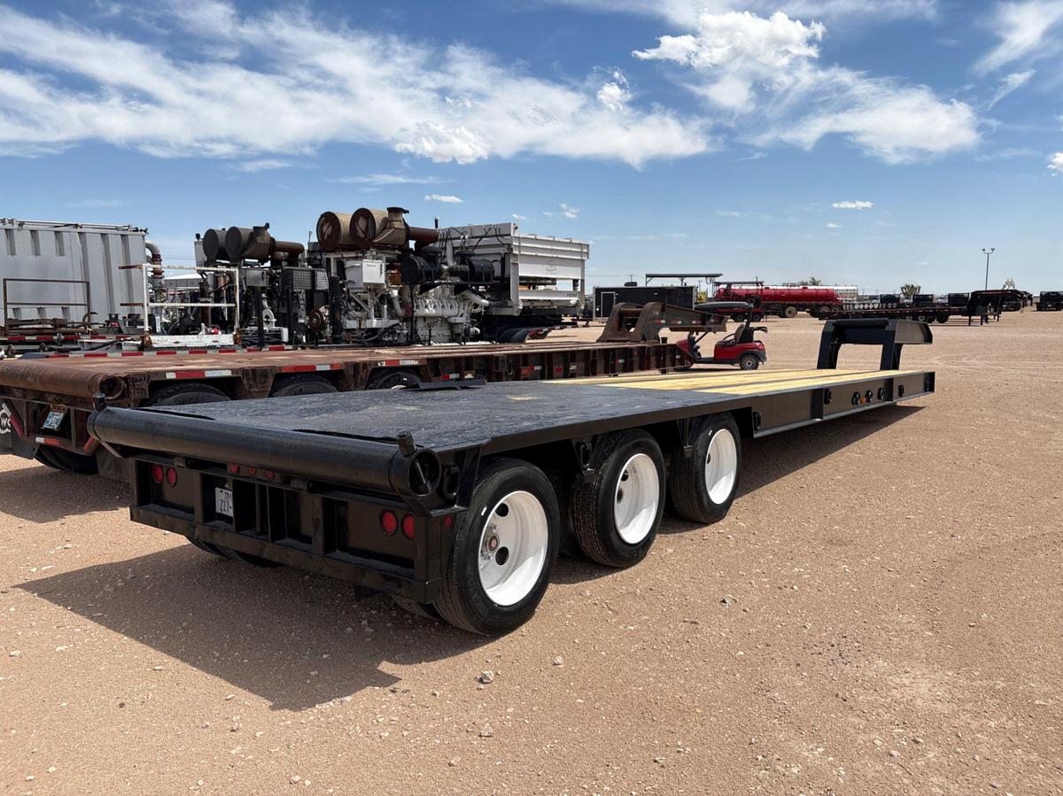 Used 2006 NUTTALL 40' X 102" 55-TON 3-AXLE NARROW NECK LOWBOY