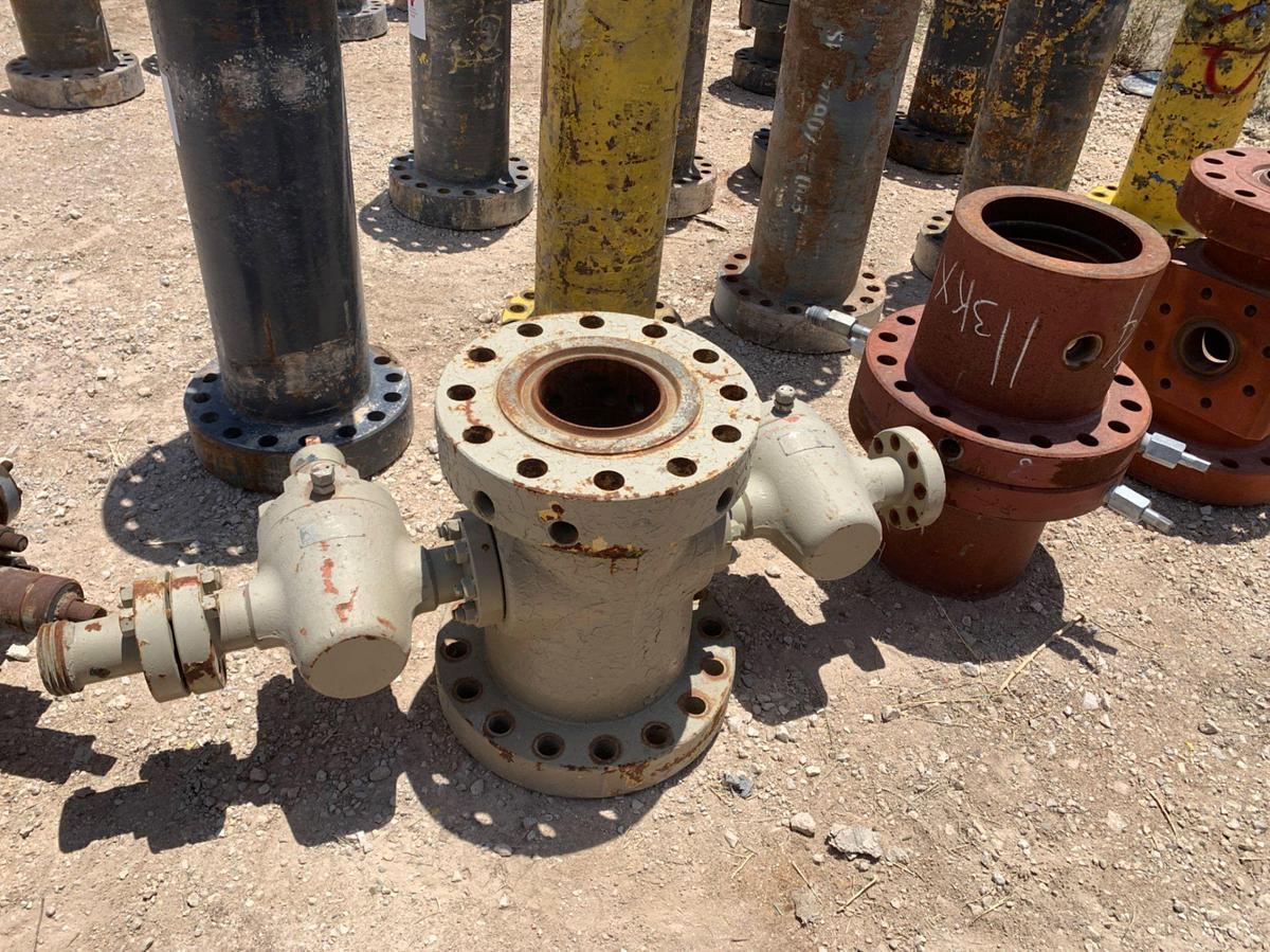 Used (6x) 7-1/16 10k Fluid Crosses w/(4) 2-9/16 5k Gates Valves