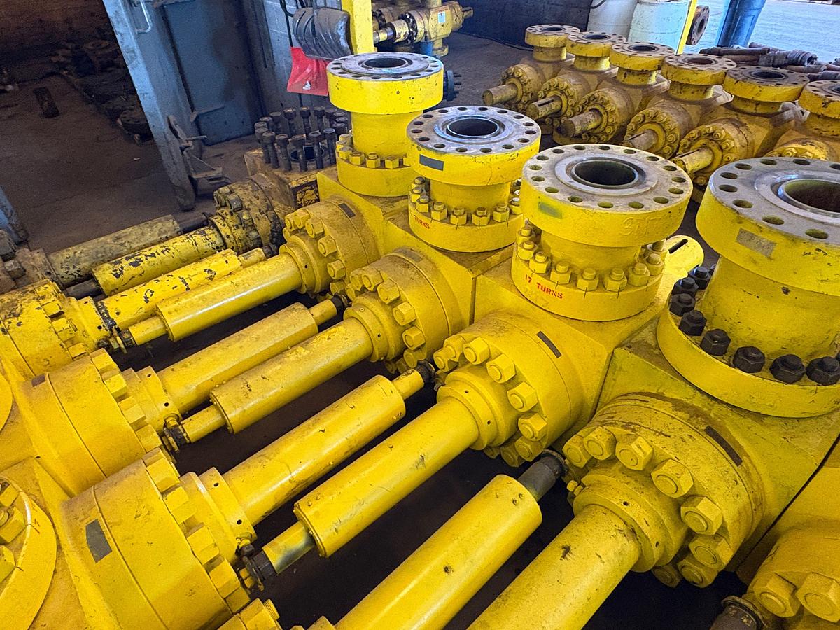 Used (4x$) 7-1/16” 15k hydraulic frac valves, field ready