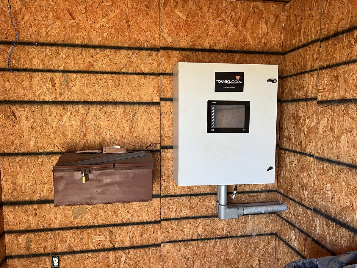 Used CROCKETT CO. SWD FACILITY, PERMITTED FOR 30,000 BBLS. PER DAY