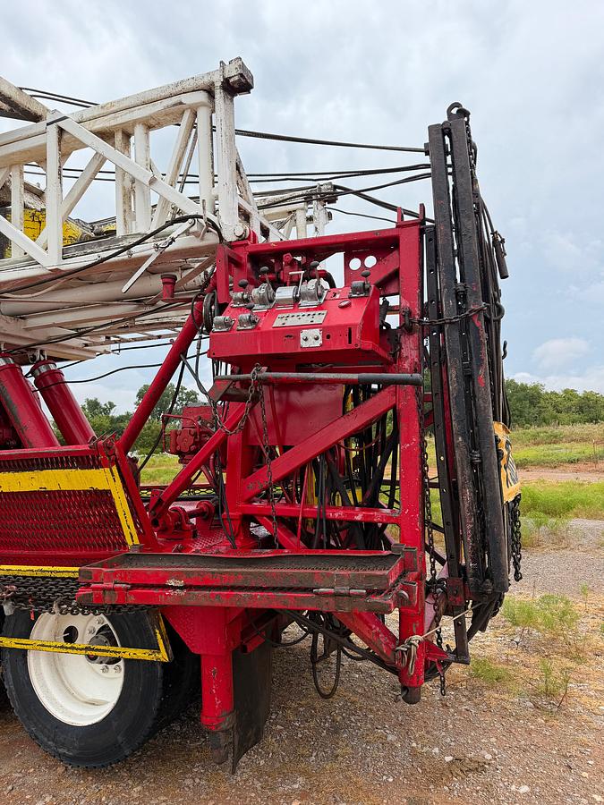 Used 1985 Taylor 550 Well Service Rig, 104 x 250k Mast