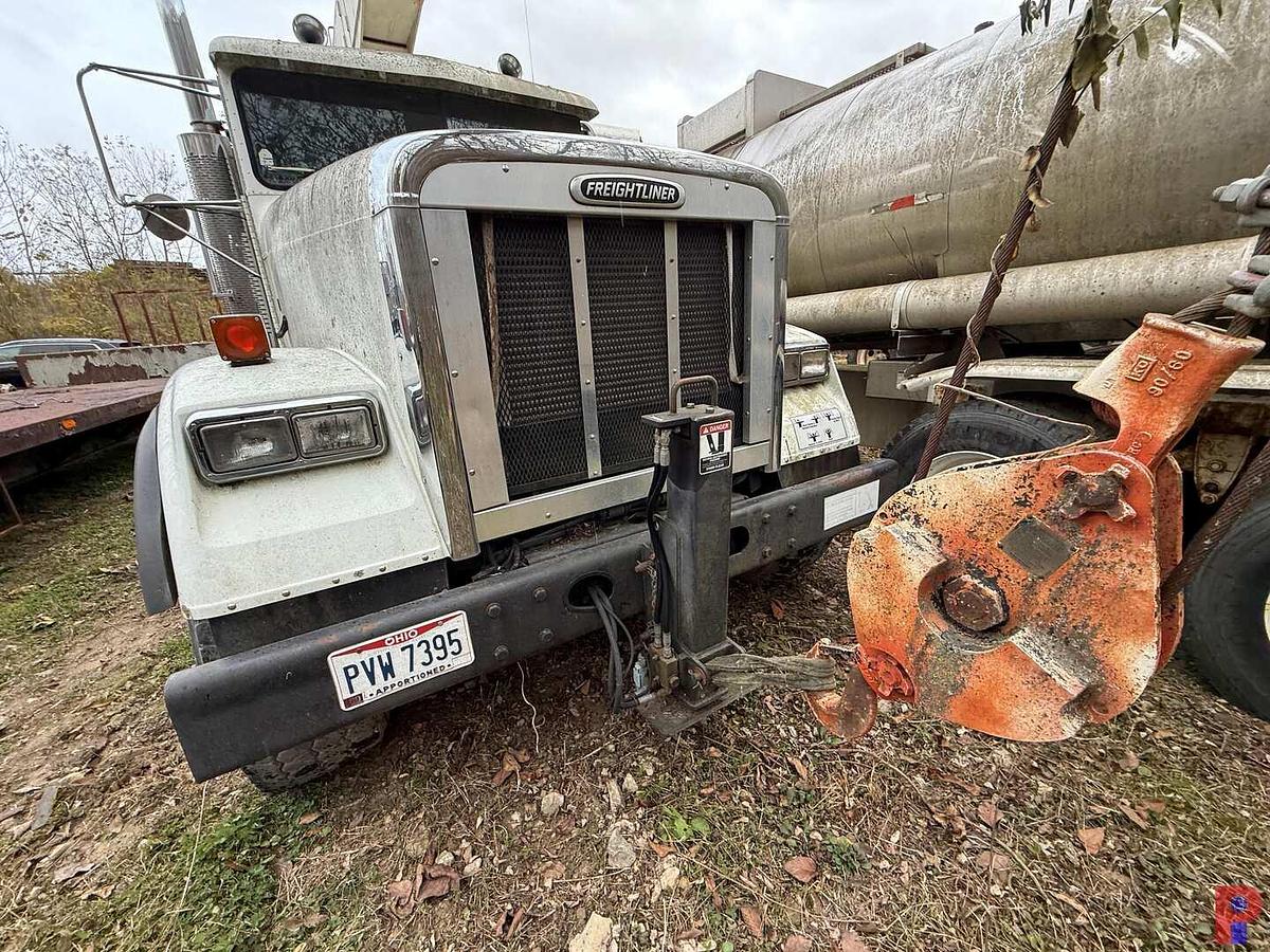 Used 2000 FRIEGHTLINER  FLD 120SD T/A W/ NATIONAL 600C CRANE TRUCK
