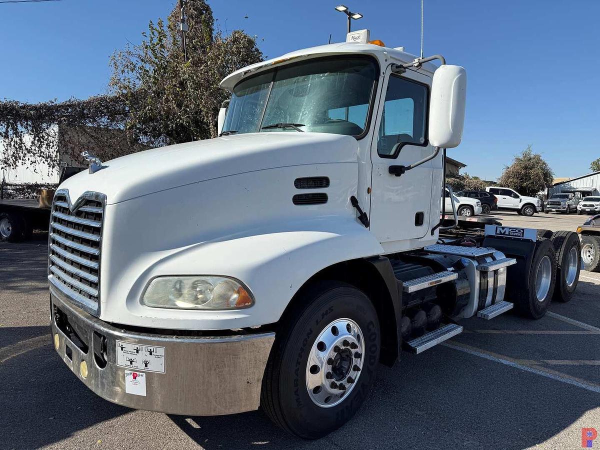 Used 2013 MACK CXU613 T/A DAY CAB TRUCK TRACTOR