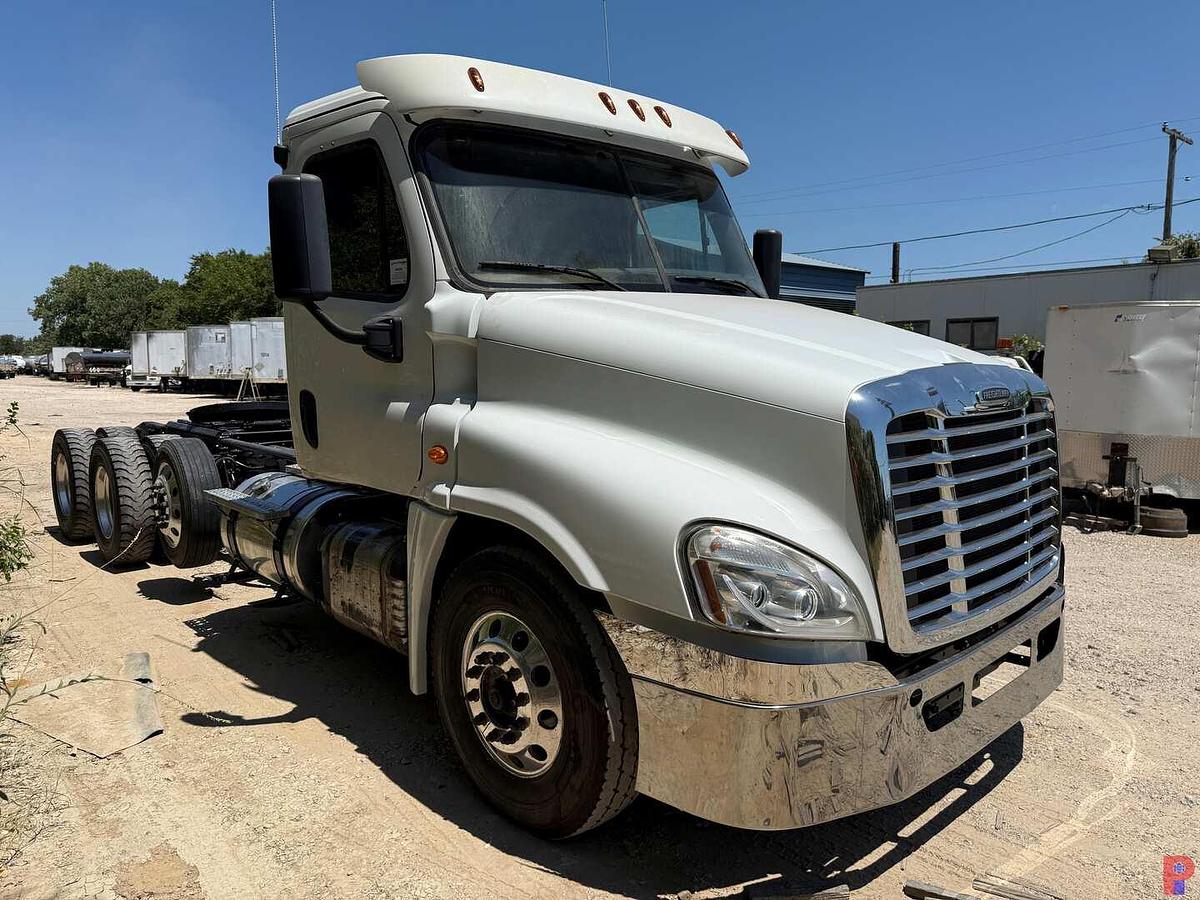 Used 2017 FREIGHTLINER CASCADIA PX125084ST TRI AXLE DAY CAB TRUCK TRACTOR