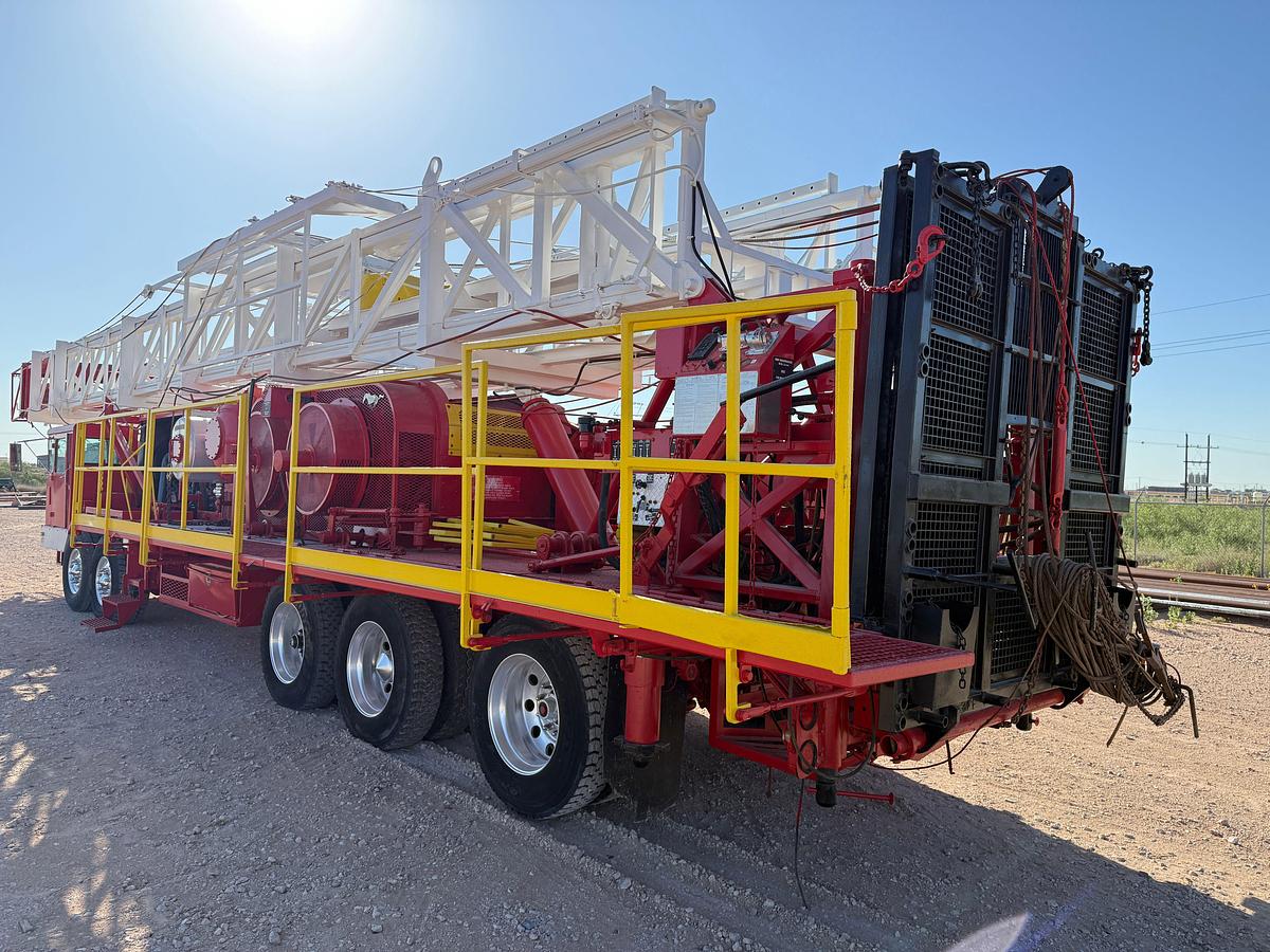 Used 2012 RIG WORKS MUSTANG 550 DD 104’-275K 5-AXLE WELL SERVICE RIG