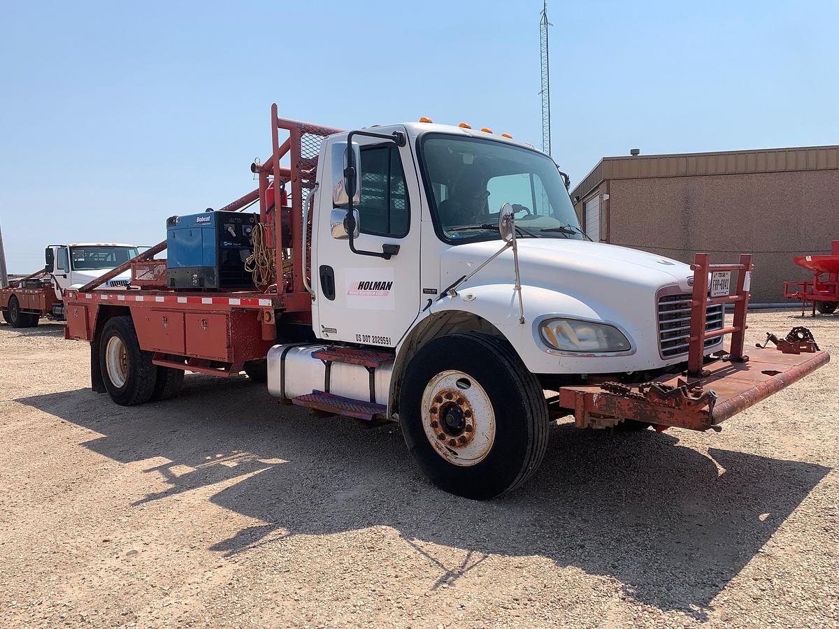 Used 2007 FREIGHTLINER M2 106 S/A DAYCAB GIN POLE TRUCK
