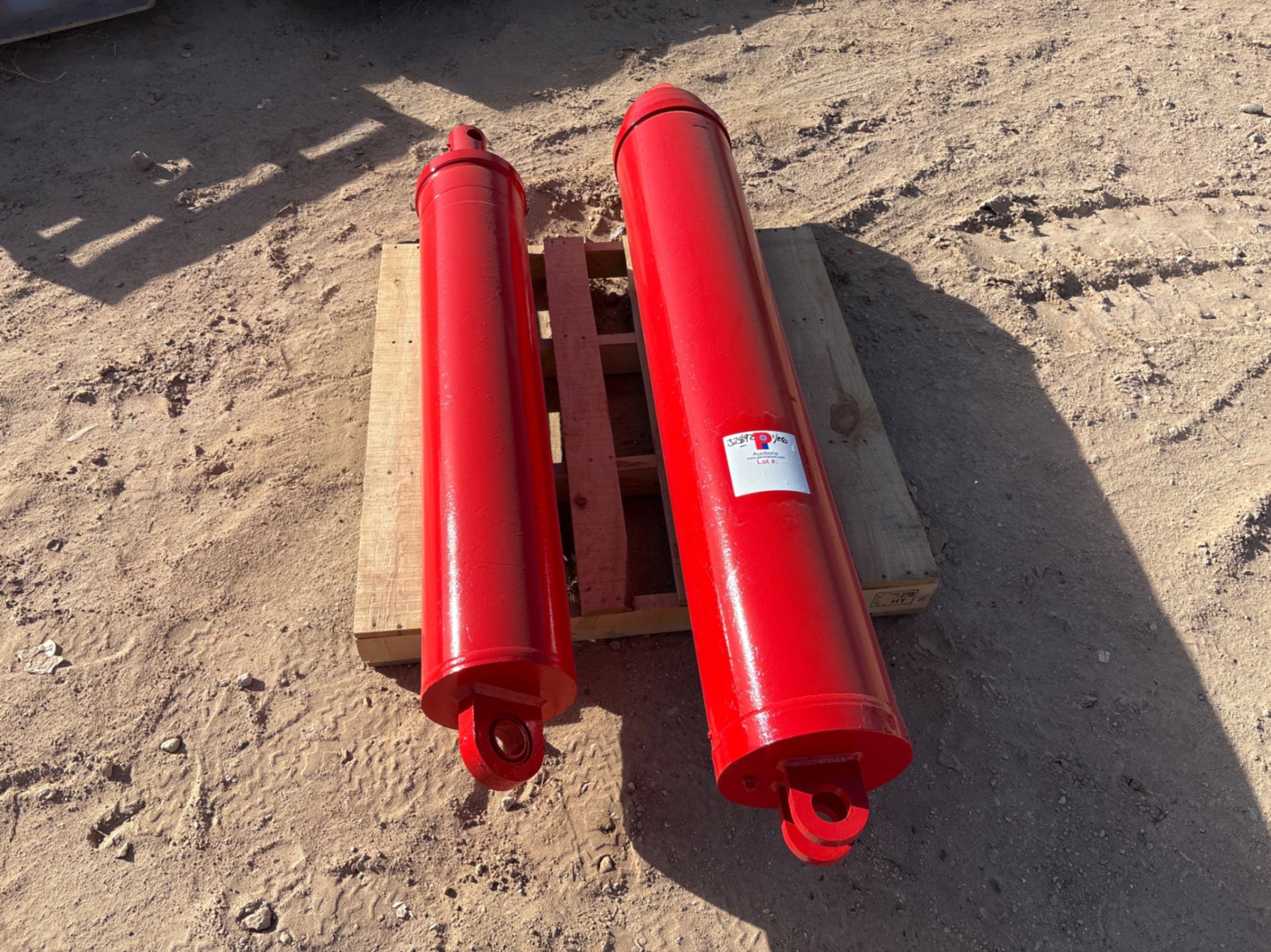 Used (2) hydraulic raising rams, 6’ x 11” & 5’ x 10”