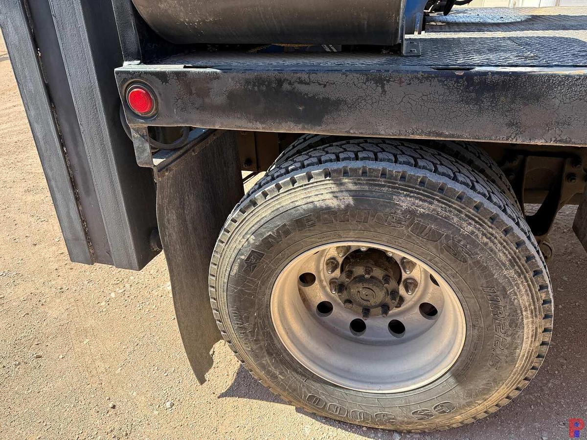 Used 2005 INTERNATIONAL WORKSTAR 7400 W/ 90’ PLATFORM SIGN CRANE TRUCK