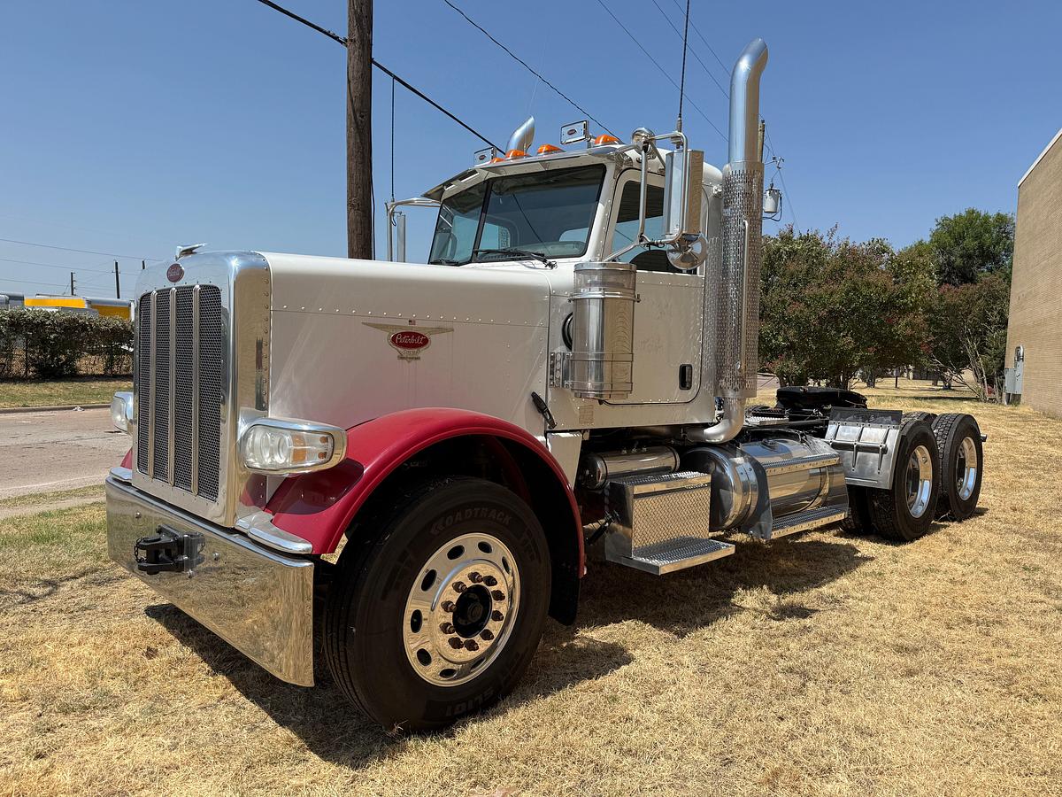 Used 2014 PETERBILT 388 T/A DAY CAB TRUCK TACTOR
