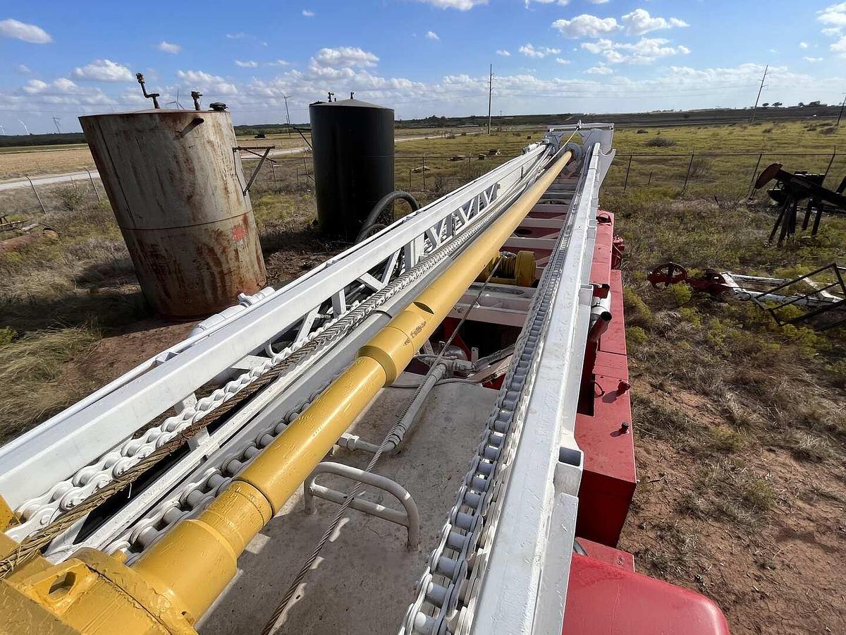 Used 1981 CHICAGO PNEUMATIC CP700 TOP DRIVE WATER WELL DRILLING RIG Package