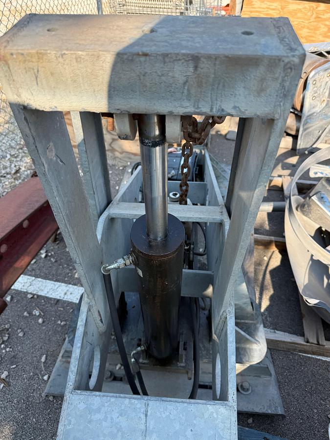 Used PRO-TOTE MODEL 7 20K TOWING CAPACITY FIFTH WHEEL ATTACHMENT