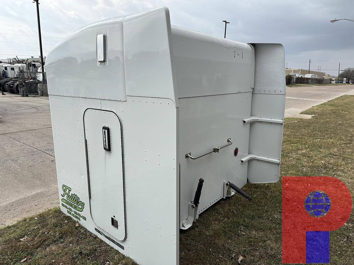 Used 63” PETERBILT SLEEPER W/ AIR RIDE COMPONENTS