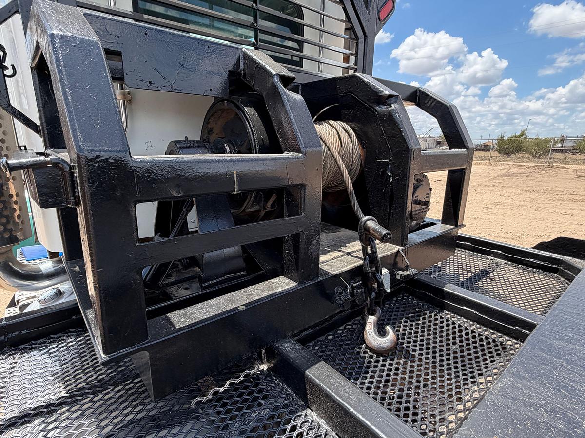 Used 2007 KENWORTH W900 T/A DAYCAB WINCH BED TRUCK