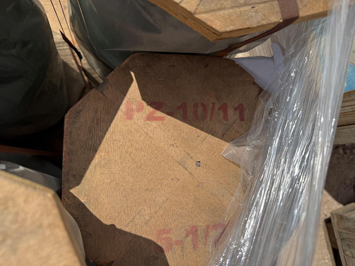 Used PALLET W/ (5) UNUSED 5” ZIRCONIA NATIONAL 14-P-220 PUMP LINER & (1) PZ10/11 5-1/2” PUMP LINER