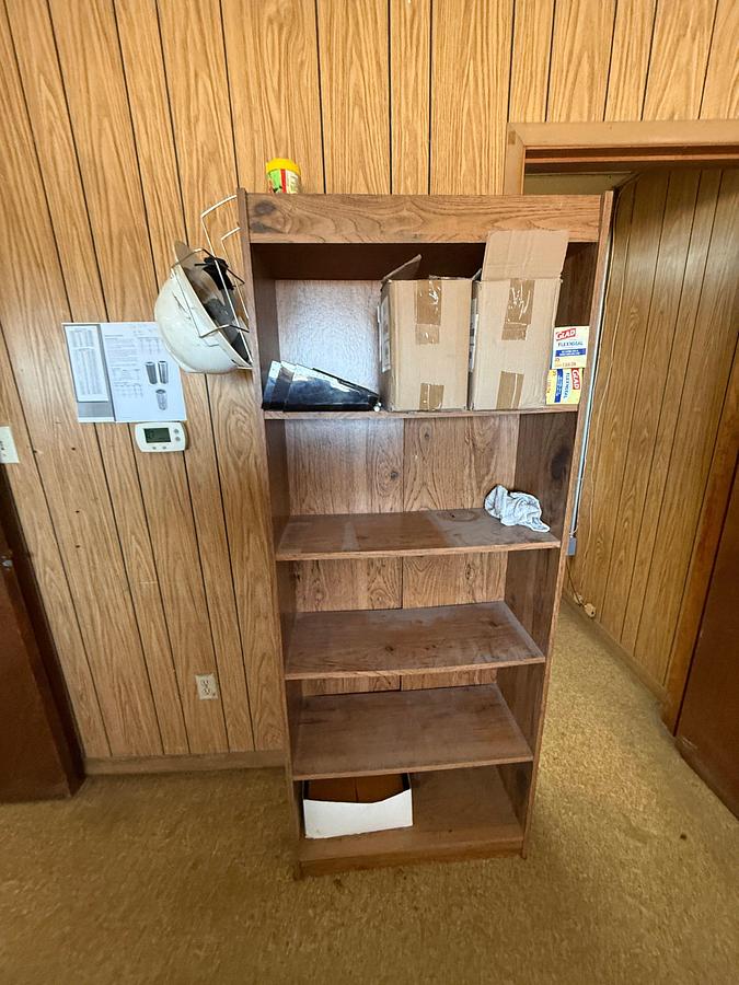 Used ROOM W/ (2) BOOK SHELVES, 5’x2’ TABLE, & (3) CHAIRS