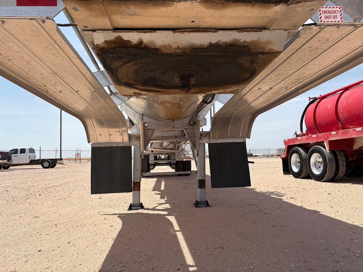 Used 2008 DRAGON PRODUCTS 8,400 GALLON T/A FUEL TRAILER