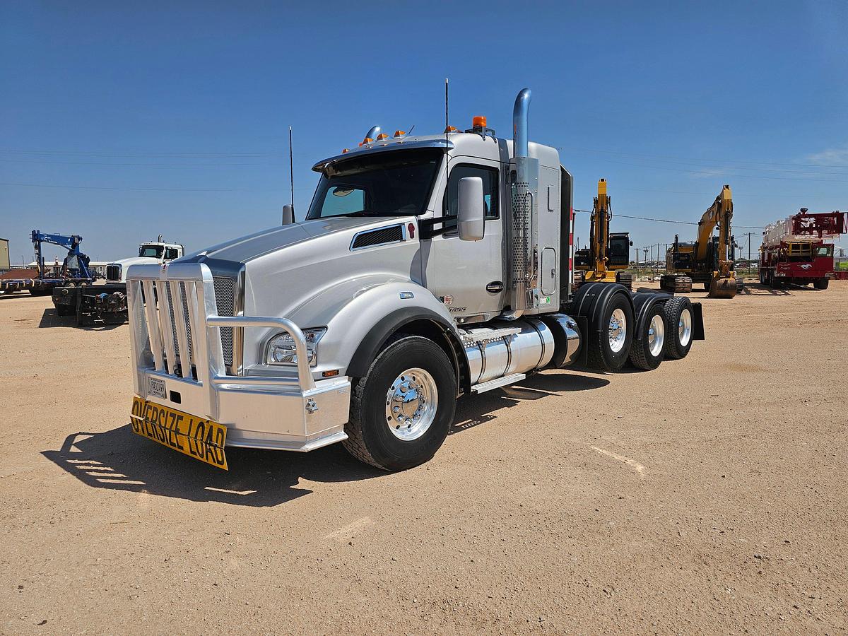 Used 2022 Kenworth T880 Heavy Haul Winch Truck