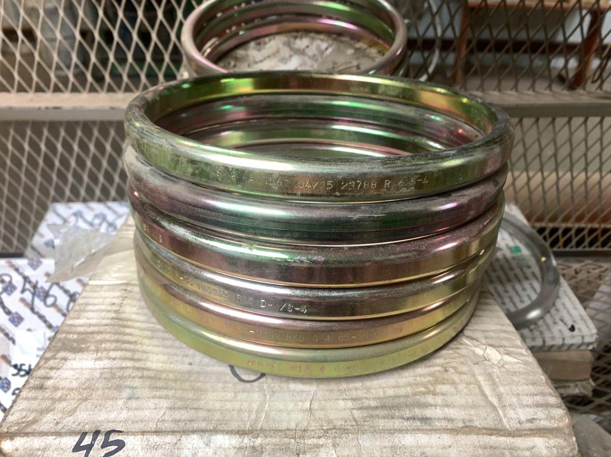Used (57) R45, R46, R47 Oval Flange Gaskets