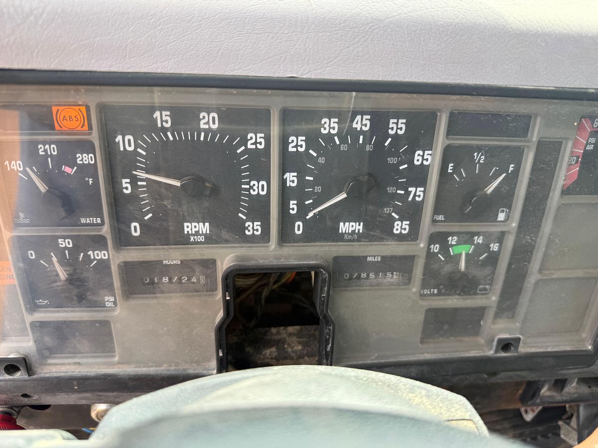Used 2000 INTERNATIONAL 4800 4X4 S/A SPILT DRUM WIRELINE TRUCK