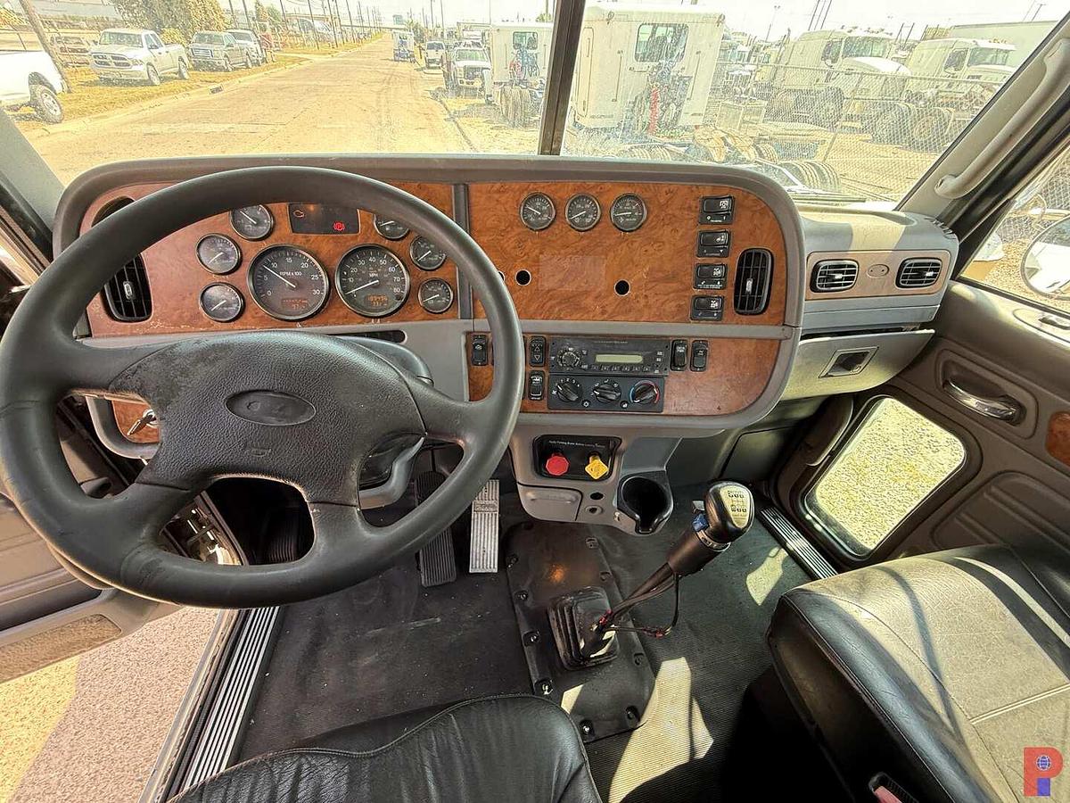 Used 2006 PETERBILT 378 T/A 36” SLEEPER TRUCK