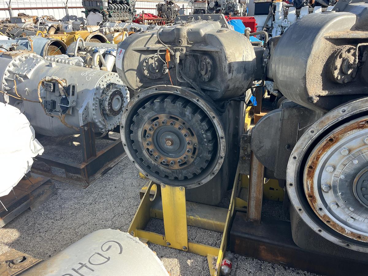 Used TWIN DISC TA90-7600 POWER SHIFT TORQUE CONVERTER TRANSMISSION