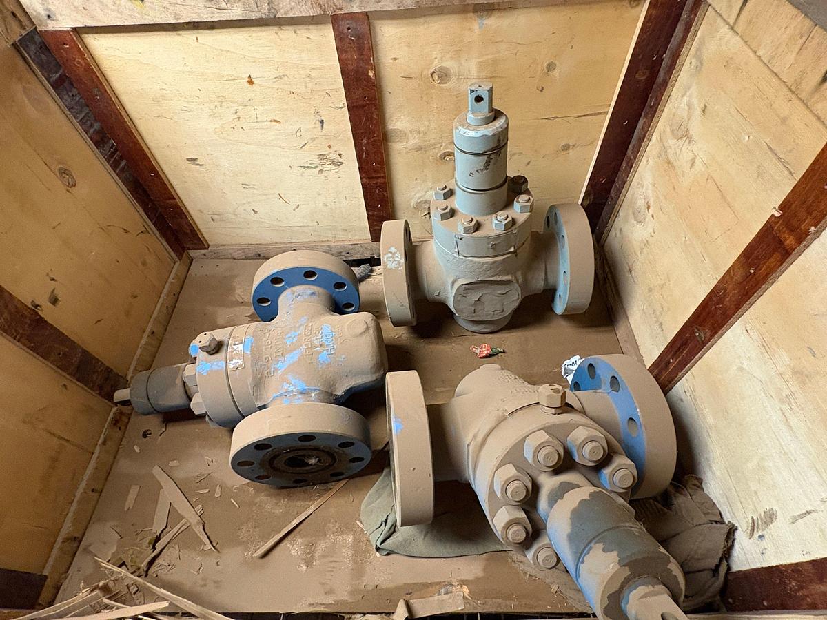 Used (3) 2-9/16” 5k & (2) 2-1/16” 10k gate valves