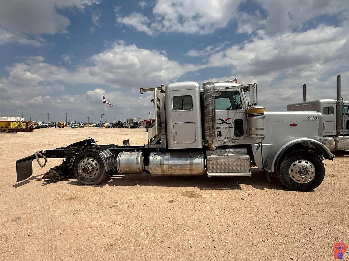 Used 2013 PETERBILT 388 T/A SLEEPER HAUL TRUCK, INOP.