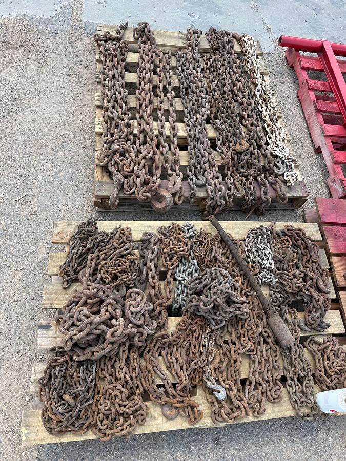 Used (3) PALLETS W/ (14) CHAIN BINDERS & (12+) VARIOUS SIZE CHAINS W/ HOOKS